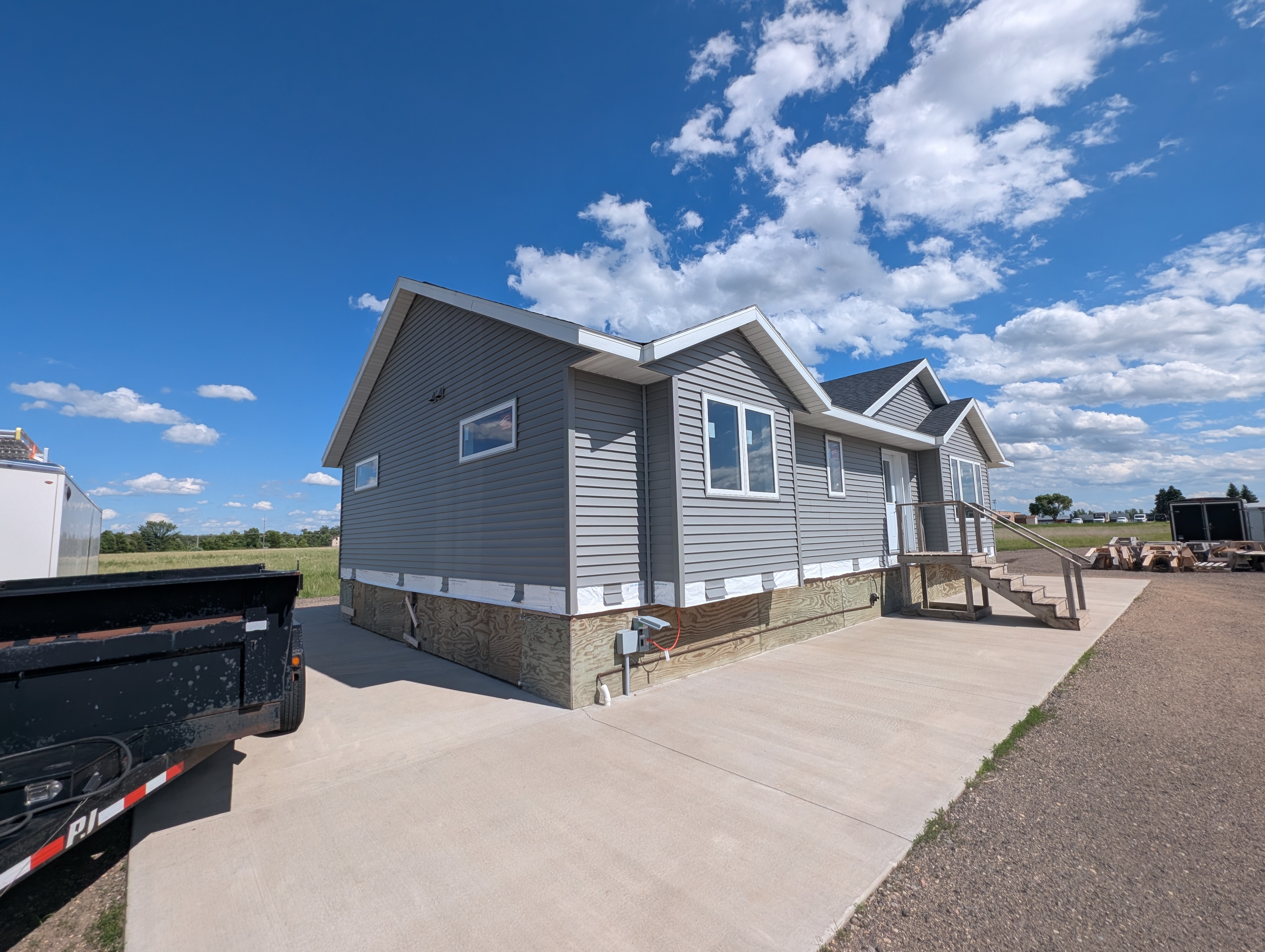 Front/side corner view.